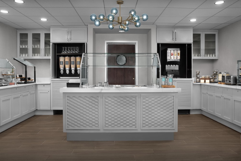Homewood Suites by Hilton Orlando Airport — Restaurant & bars in Orlando, Florida