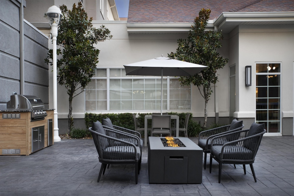 Homewood Suites by Hilton Orlando Airport — Hotel building in Orlando, Florida