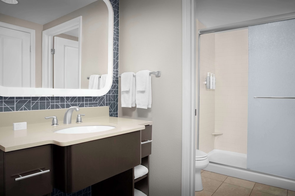 Homewood Suites by Hilton Orlando Airport — Hotel rooms in Orlando, Florida