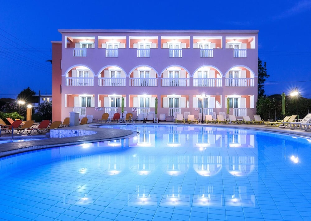 Aeon Hotel — Hotel building in Laganas, Ionian Islands