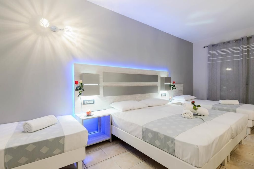 Aeon Hotel — Hotel rooms in Laganas, Ionian Islands