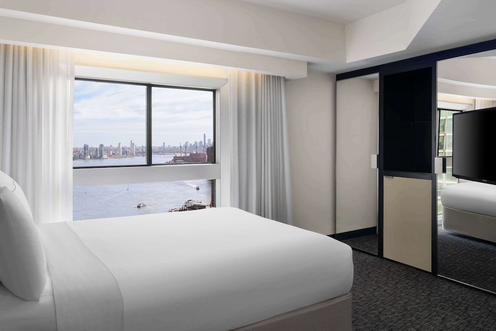 Millennium Hilton New York One UN Plaza — Hotel rooms in New York City, New York State