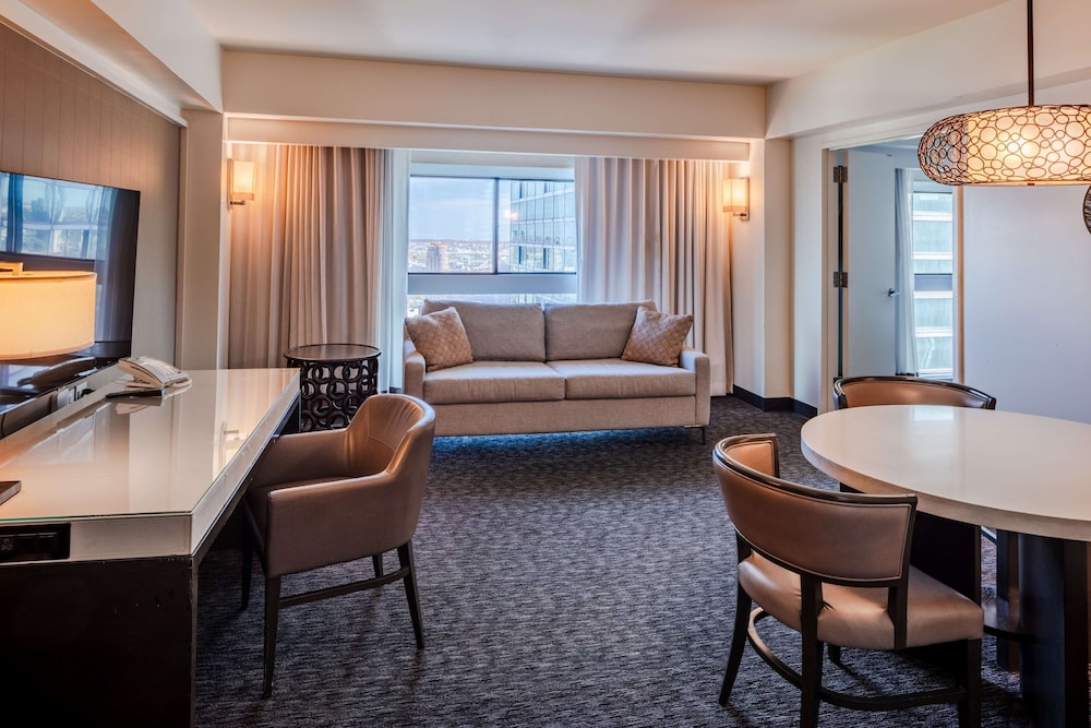 Millennium Hilton New York One UN Plaza — Hotel rooms in New York City, New York State