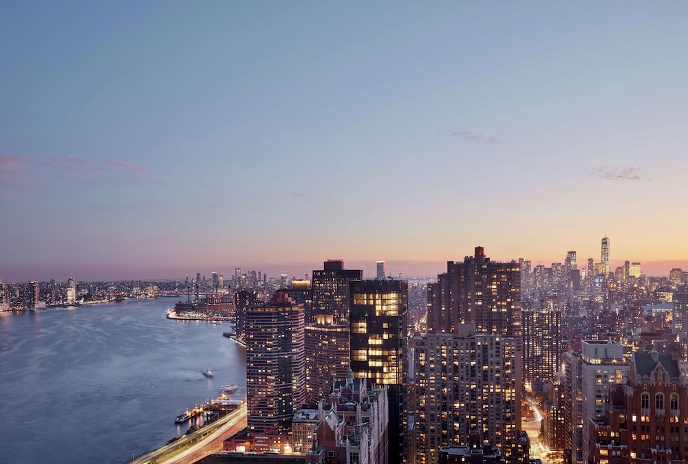 Millennium Hilton New York One UN Plaza — Attractions in the area in New York City, New York State