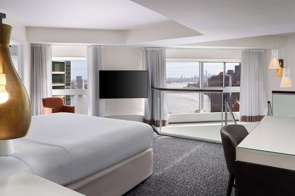 Millennium Hilton New York One UN Plaza — Hotel rooms in New York City, New York State
