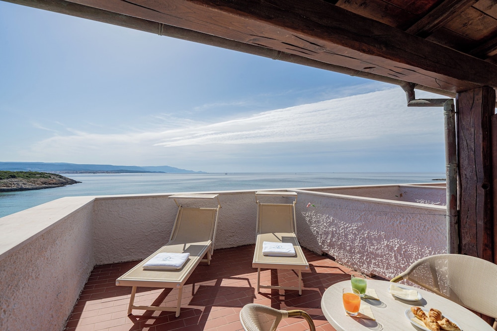 Hotel Punta Negra — Hotel rooms in Alghero, Sardinia
