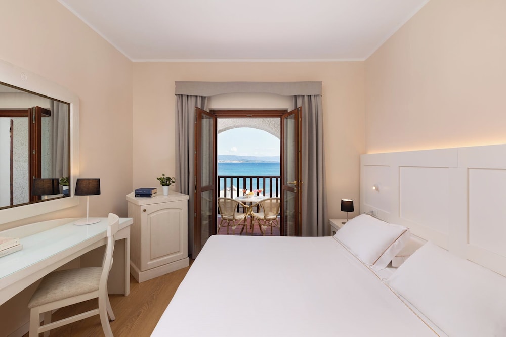 Hotel Punta Negra — Hotel rooms in Alghero, Sardinia