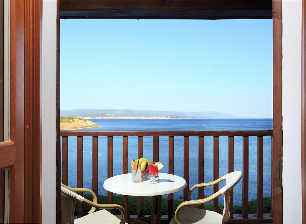 Hotel Punta Negra — Hotel rooms in Alghero, Sardinia