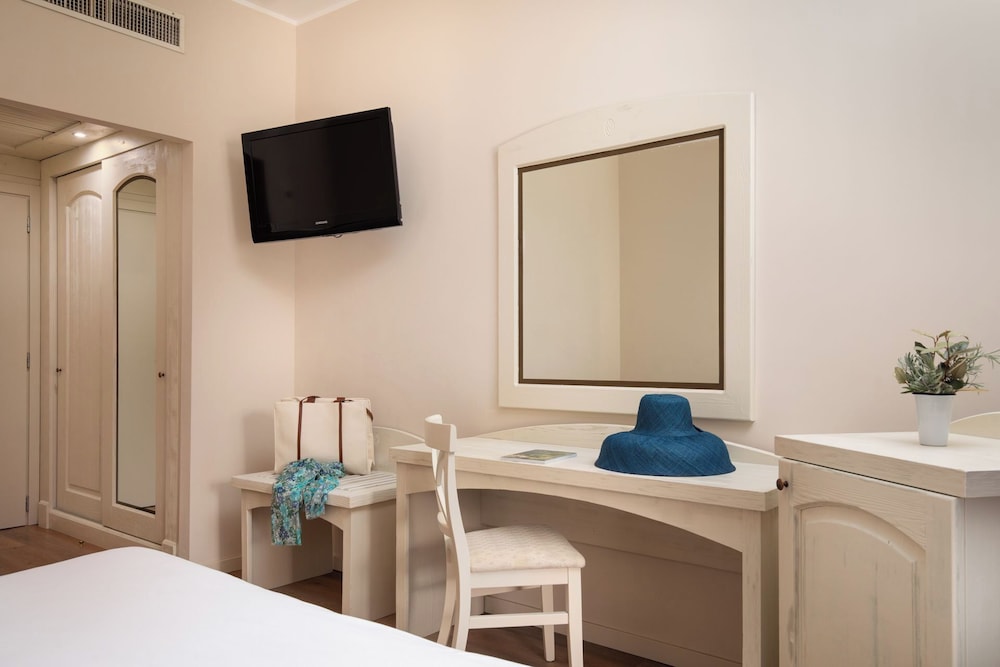 Hotel Punta Negra — Hotel rooms in Alghero, Sardinia