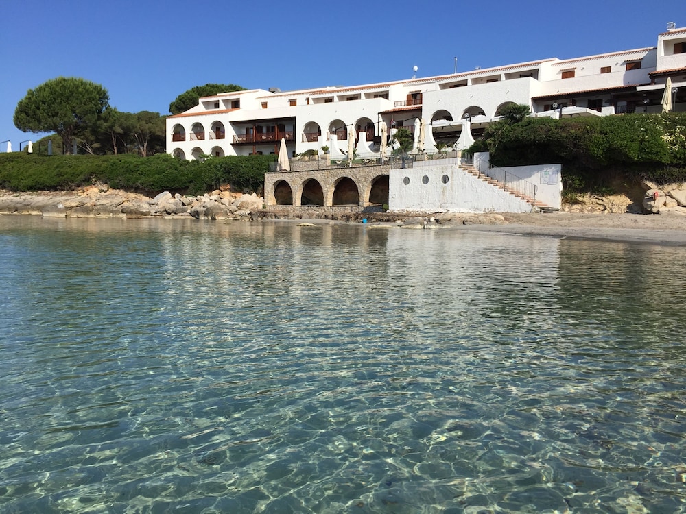 Hotel Punta Negra — Hotel building in Alghero, Sardinia