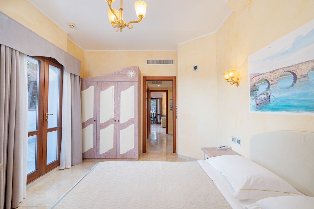 Hotel Punta Negra — Hotel rooms in Alghero, Sardinia