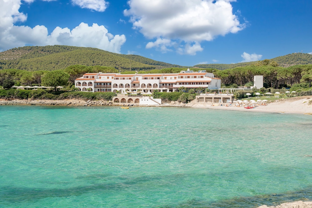 Hotel Punta Negra — Hotel building in Alghero, Sardinia
