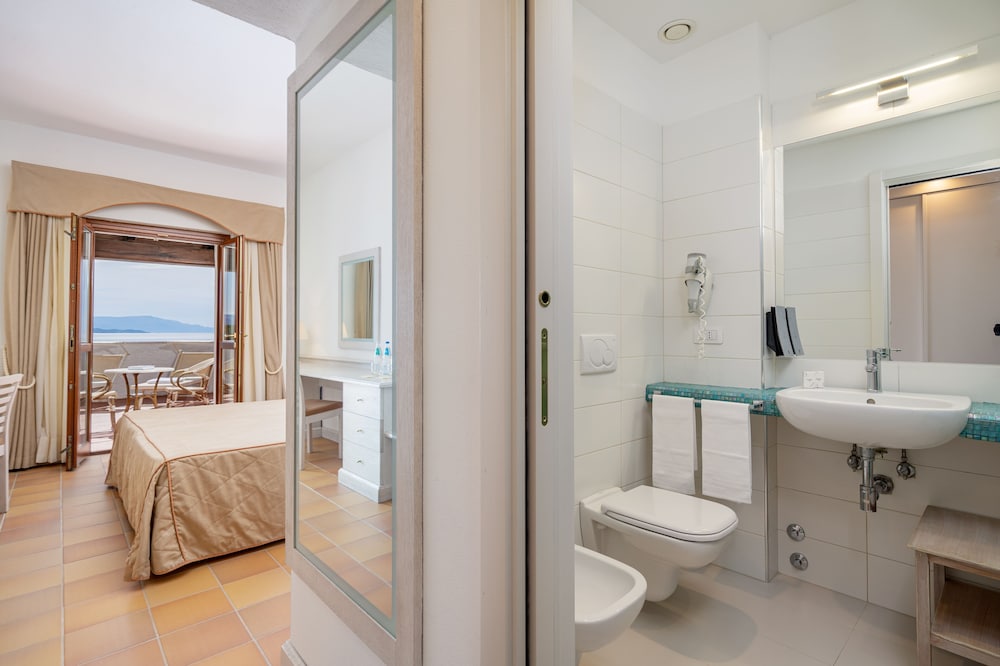 Hotel Punta Negra — Hotel rooms in Alghero, Sardinia