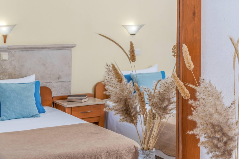Maria Rousse — Hotel rooms in Malia