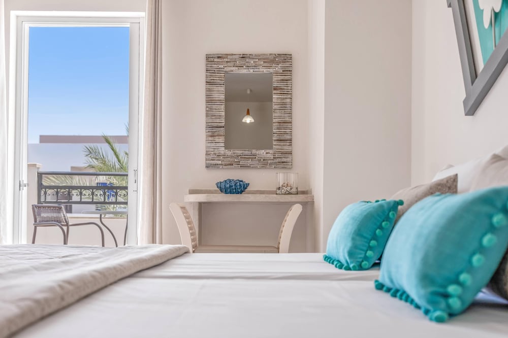 Maria Rousse — Hotel rooms in Malia