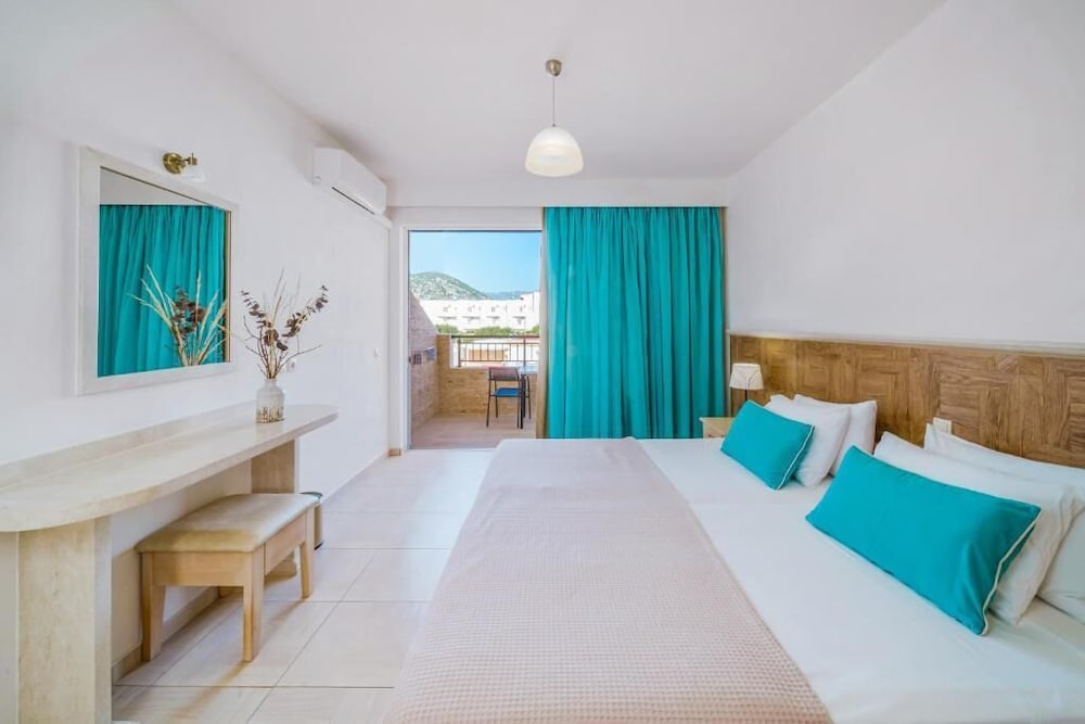 Maria Rousse — Hotel rooms in Malia