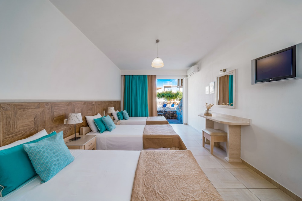 Maria Rousse — Hotel rooms in Malia