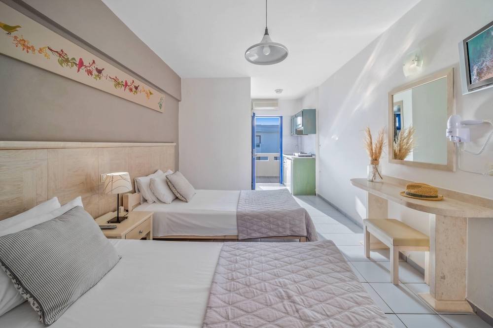 Maria Rousse — Hotel rooms in Malia