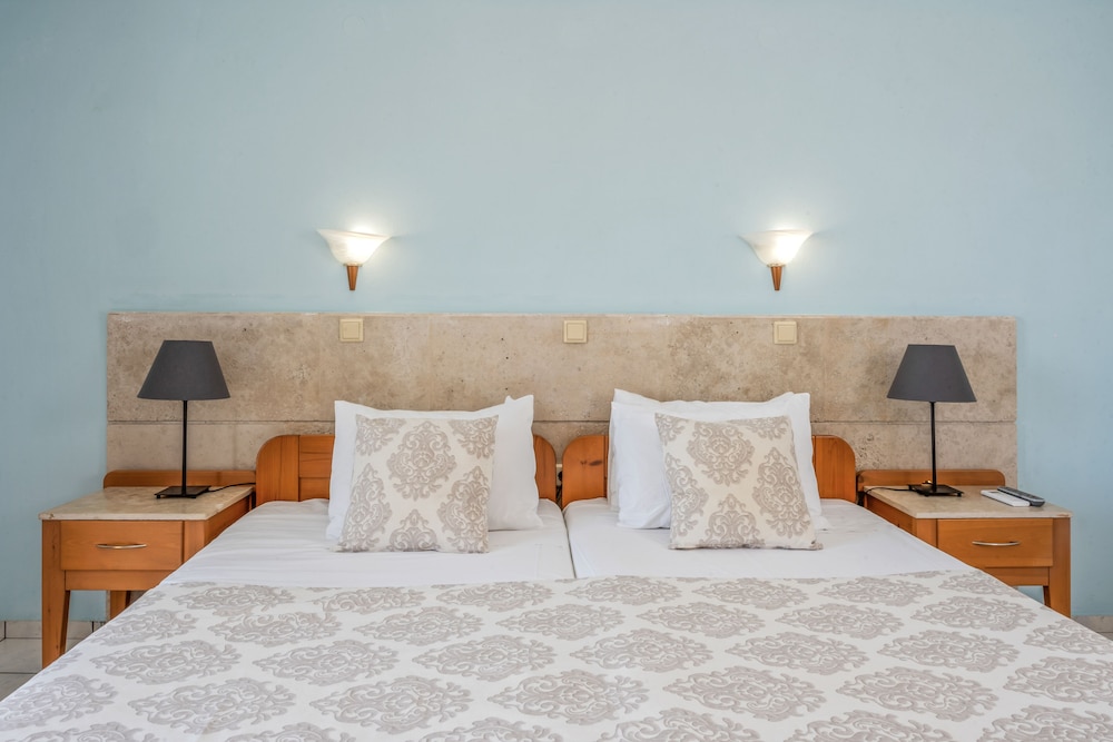 Maria Rousse — Hotel rooms in Malia