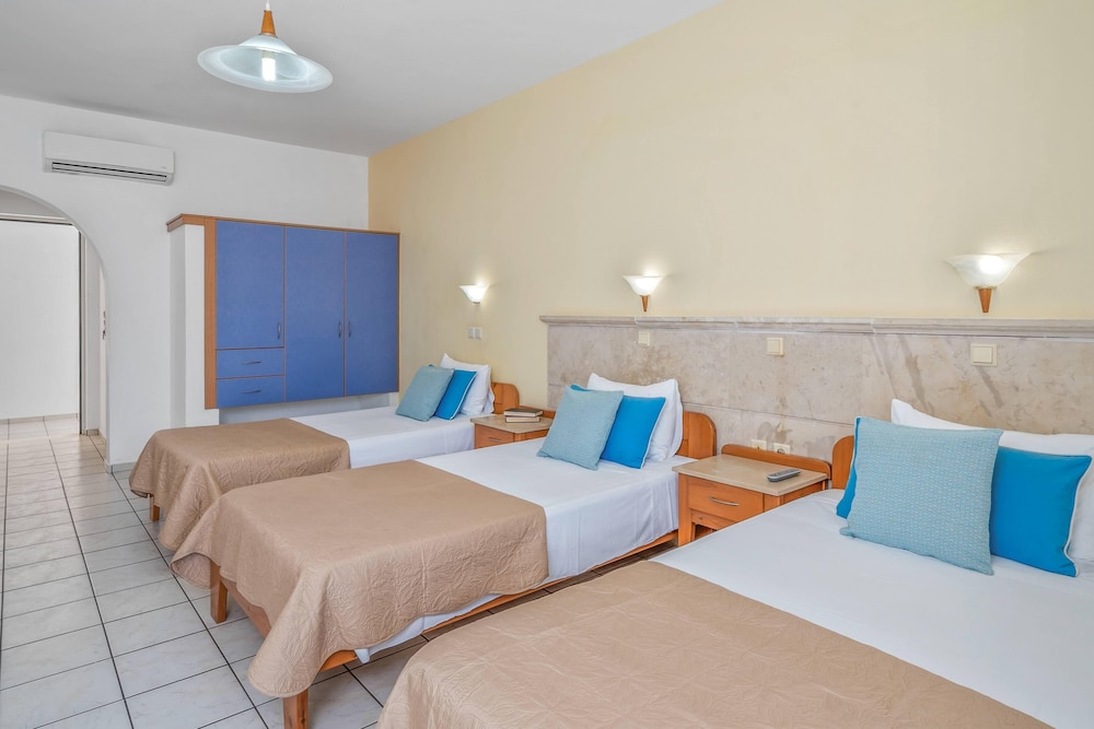 Maria Rousse — Hotel rooms in Malia