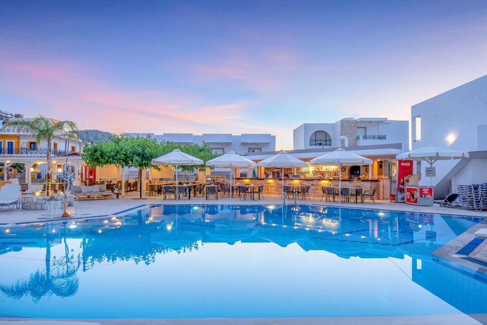 Maria Rousse — Restaurant & bars in Malia