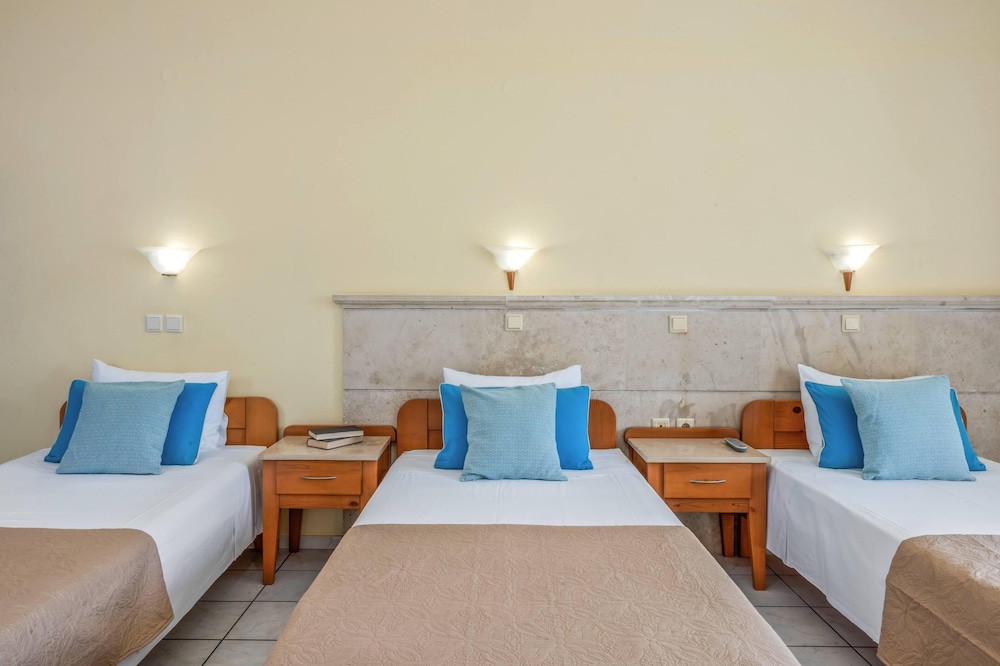 Maria Rousse — Hotel rooms in Malia