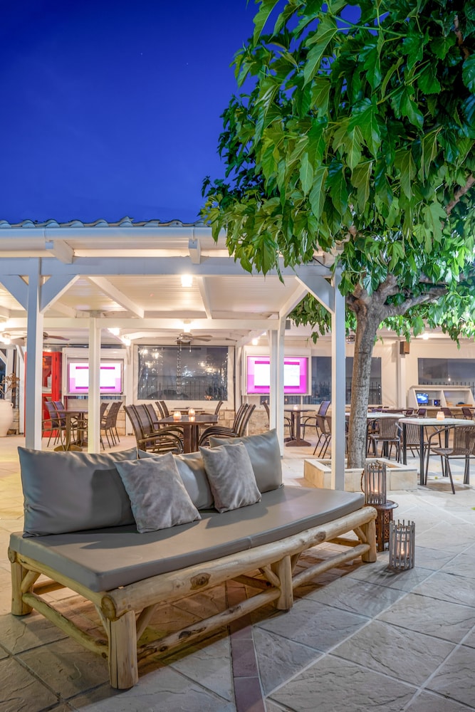Maria Rousse — Restaurant & bars in Malia