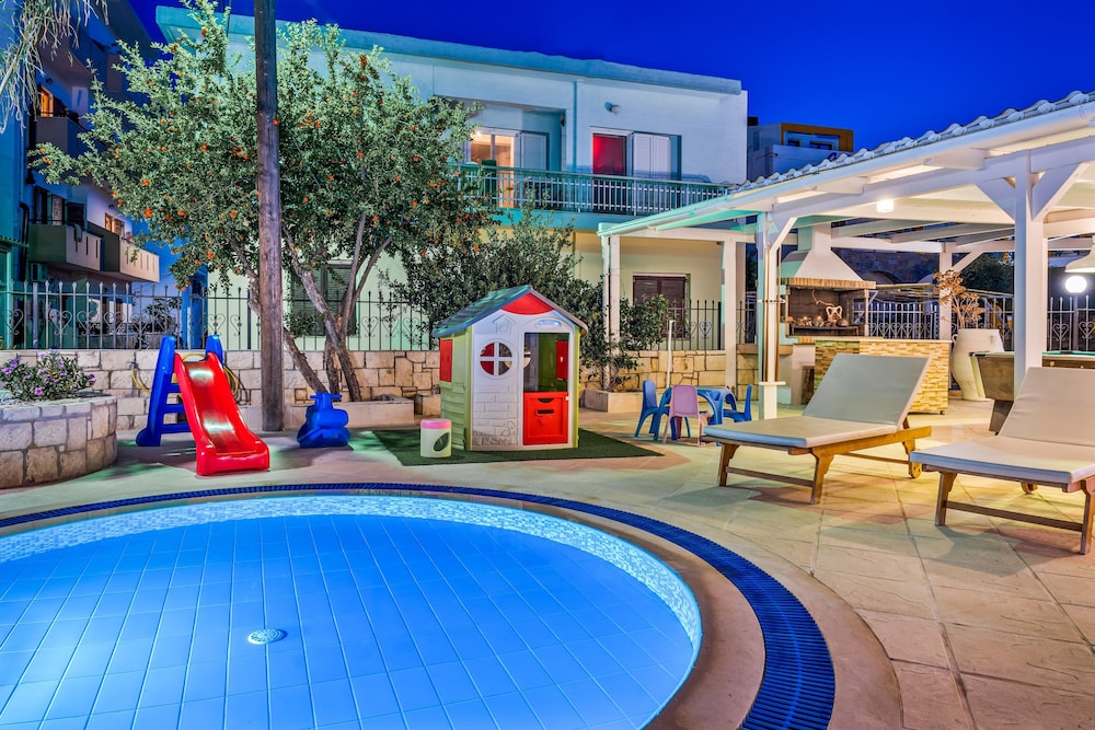 Maria Rousse — Swimming pool in Malia