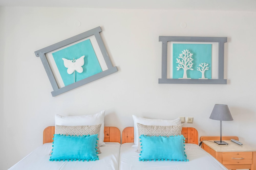 Maria Rousse — Hotel rooms in Malia