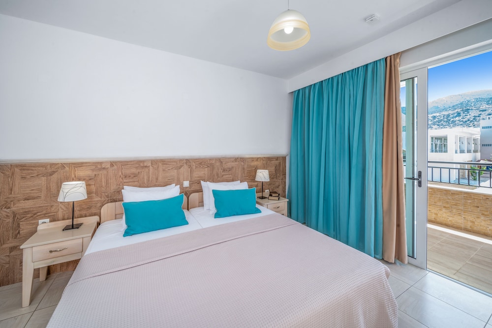 Maria Rousse — Hotel rooms in Malia