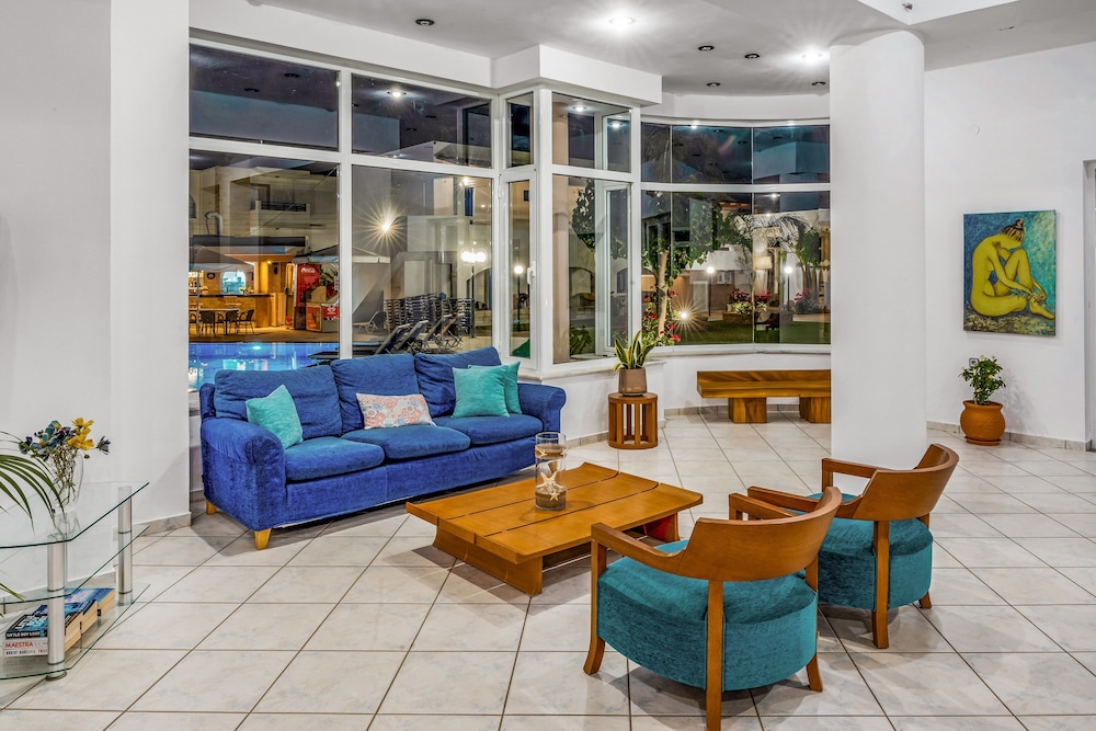Maria Rousse — Restaurant & bars in Malia