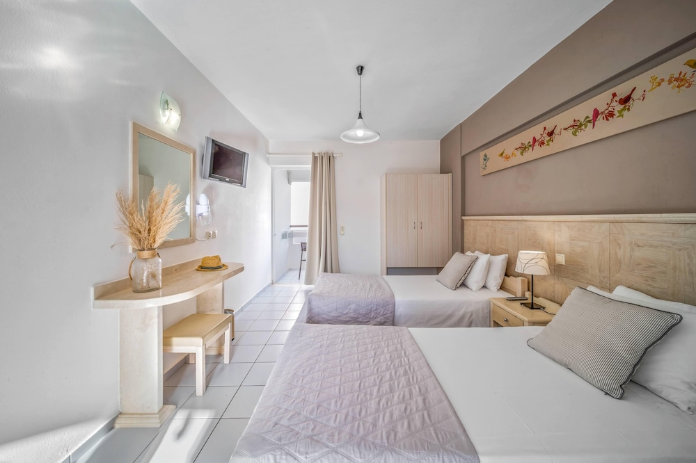 Maria Rousse — Hotel rooms in Malia