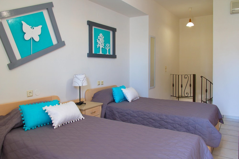 Maria Rousse — Hotel rooms in Malia