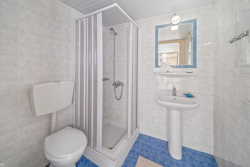 Maria Rousse — Hotel rooms in Malia