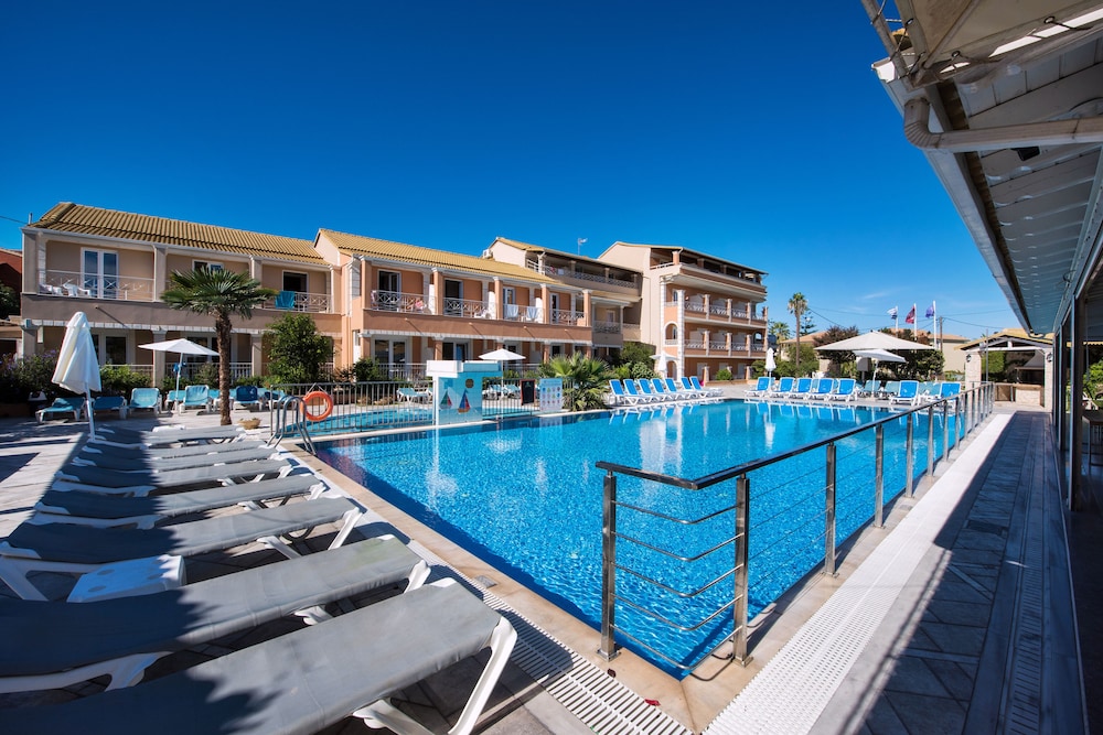 Kavos Plaza Hotel — Swimming pool in Lefkimmi (Corfu), Ionian Islands