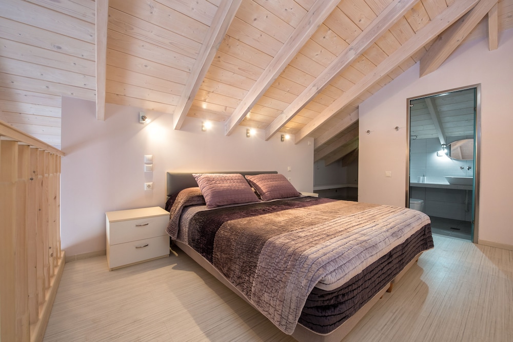 Kavos Plaza Hotel — Hotel rooms in Lefkimmi (Corfu), Ionian Islands