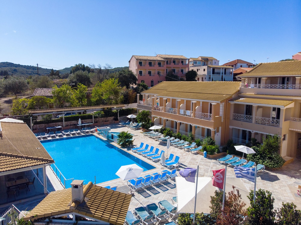 Kavos Plaza Hotel — Swimming pool in Lefkimmi (Corfu), Ionian Islands