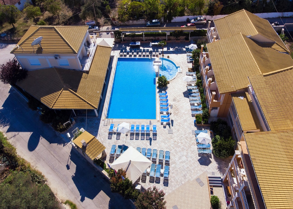 Kavos Plaza Hotel — Swimming pool in Lefkimmi (Corfu), Ionian Islands