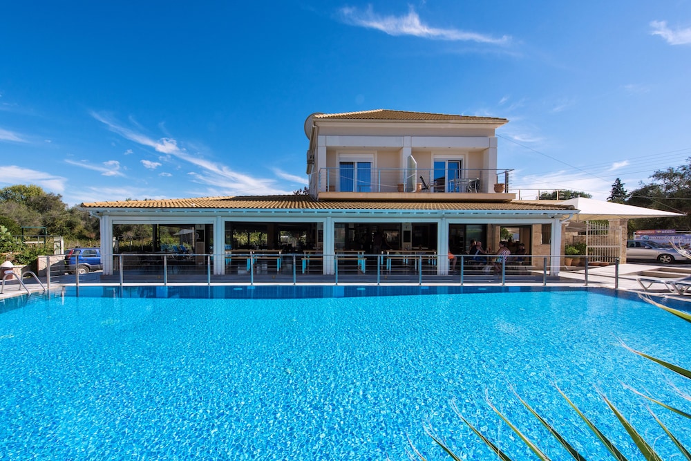 Kavos Plaza Hotel — Swimming pool in Lefkimmi (Corfu), Ionian Islands