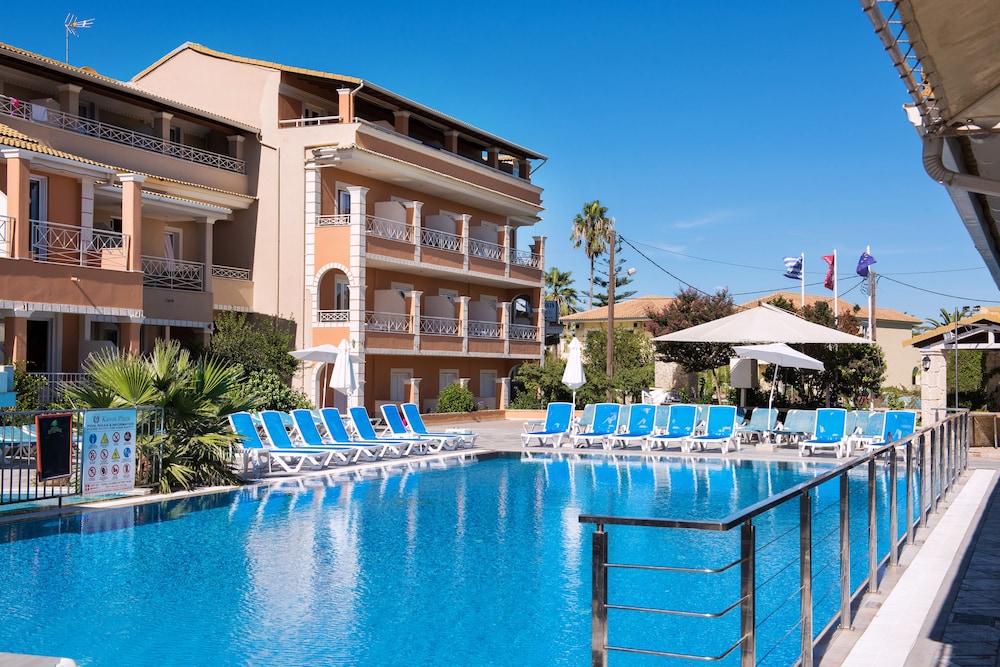 Kavos Plaza Hotel — Swimming pool in Lefkimmi (Corfu), Ionian Islands