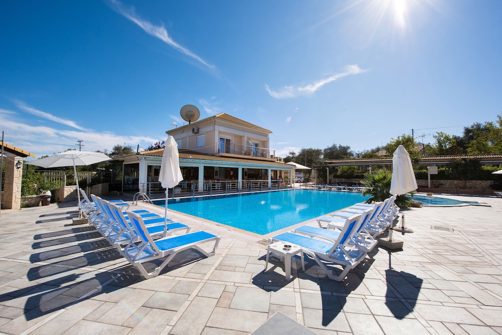 Kavos Plaza Hotel — Swimming pool in Lefkimmi (Corfu), Ionian Islands