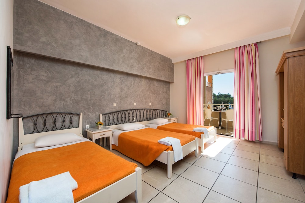 Kavos Plaza Hotel — Hotel rooms in Lefkimmi (Corfu), Ionian Islands