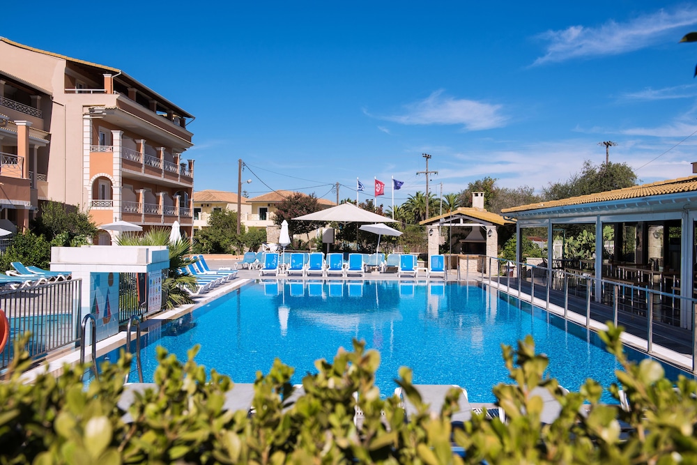 Kavos Plaza Hotel — Swimming pool in Lefkimmi (Corfu), Ionian Islands