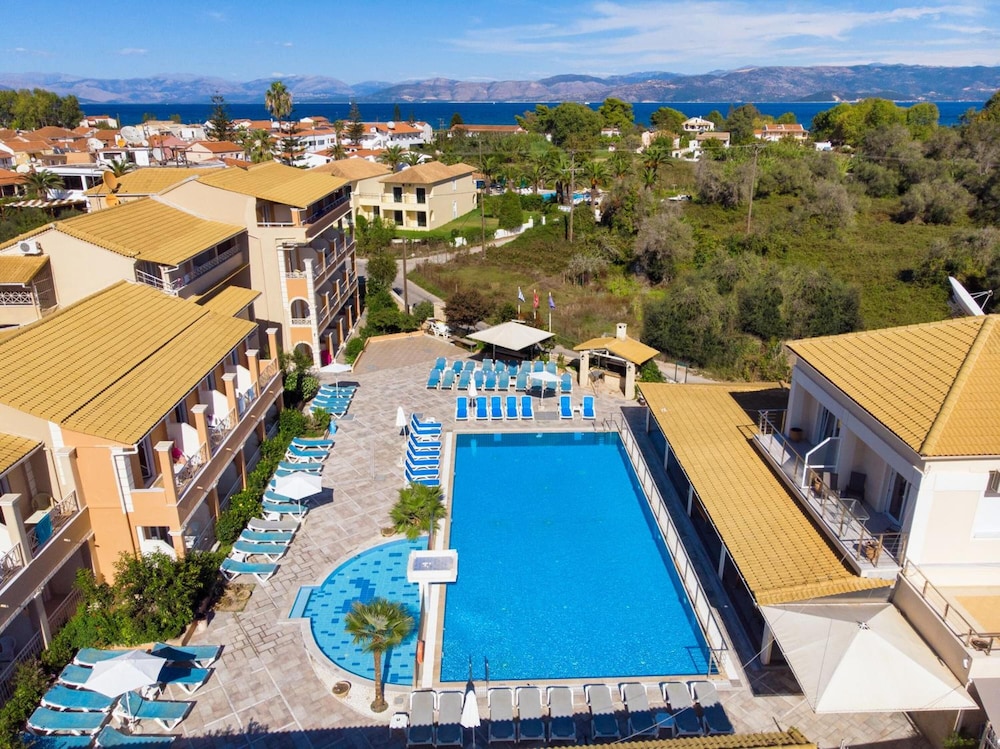 Kavos Plaza Hotel — Swimming pool in Lefkimmi (Corfu), Ionian Islands