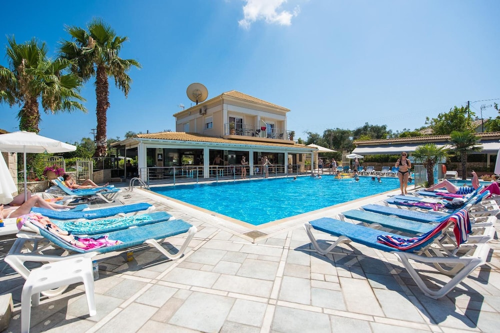 Kavos Plaza Hotel — Swimming pool in Lefkimmi (Corfu), Ionian Islands