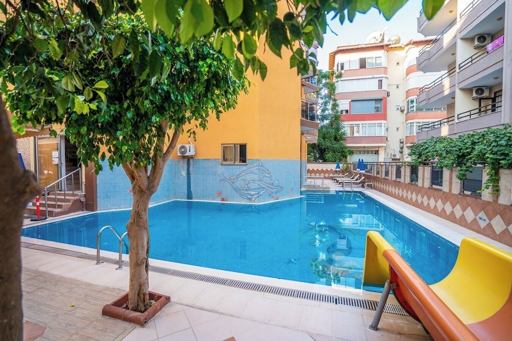 Kleopatra İkiz Otel — Swimming pool in Alanya
