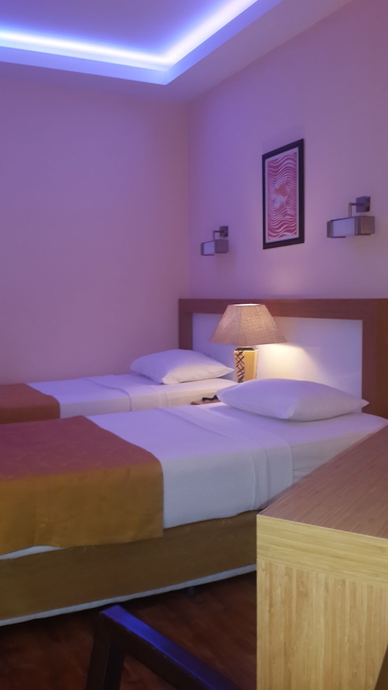 Kleopatra İkiz Otel — Hotel rooms in Alanya