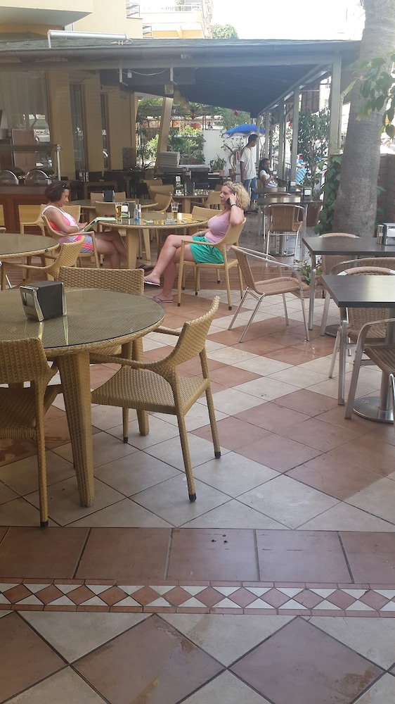 Kleopatra İkiz Otel — Beach in Alanya