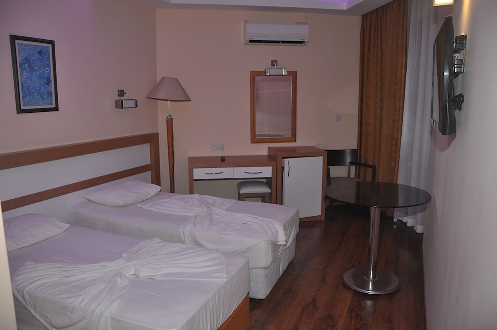 Kleopatra İkiz Otel — Hotel rooms in Alanya