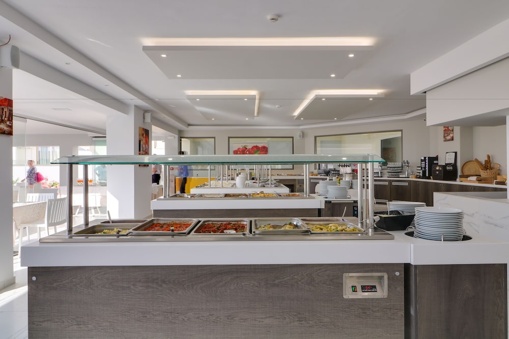 Harmony Rethymno Beach Hotel — Restaurant & bars in Rethymnon